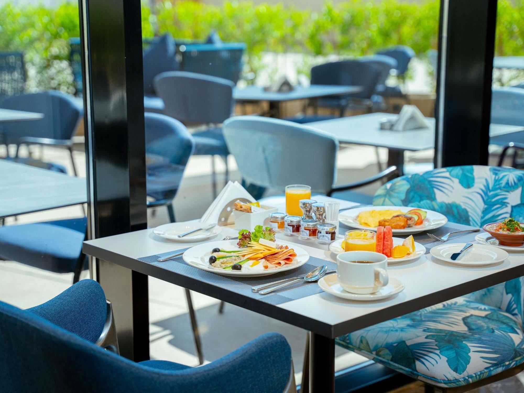 Mercure Riyadh Al Anoud Riade Exterior foto